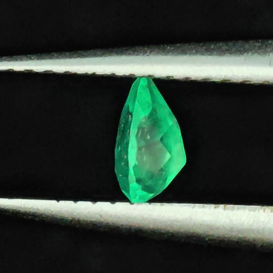 0.184ct Pear Lab Coumbia Emerald | Lab Coumbia Emerald , Custom Accept